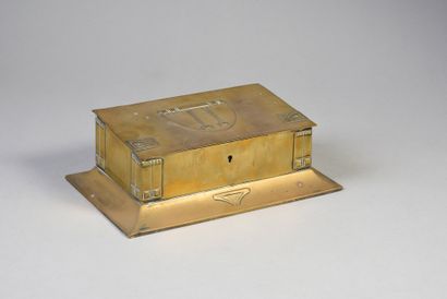 null Stamped brass box
WMF