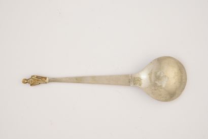 null Patronymic spoon in silver and gilt silver, the flat handle with flowers and...