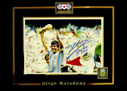 Diego Maradona. Autographe authentique sous...