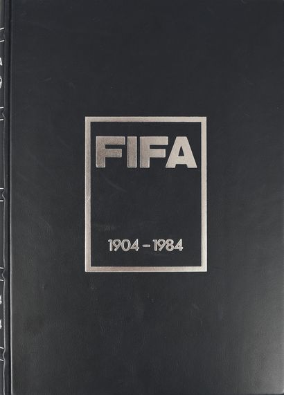 null Publication historique pour les 80 ans de la FIFA. Rétrospective de la Coupe...