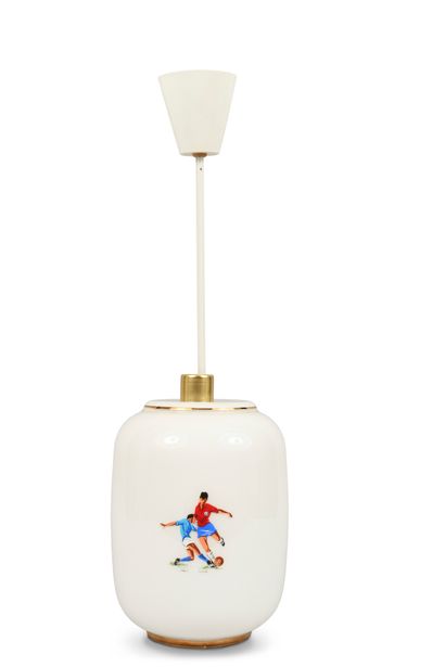 null Rare lampe à suspension en Opaline pour la Coupe du Monde 1962 au Chili, illustrée...