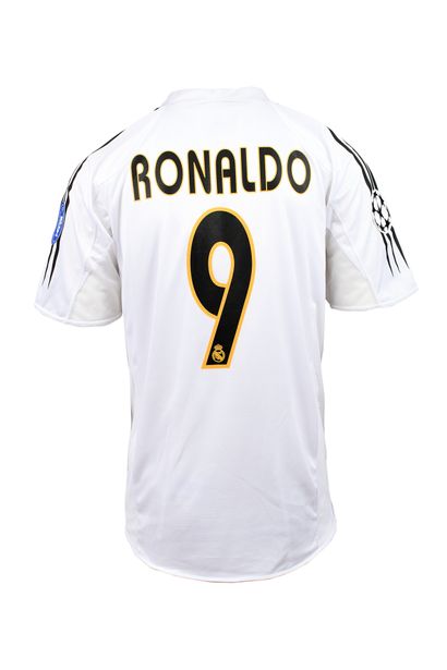 null Ronaldo. Attaquant. Maillot N°9 du Real Madrid porté lors du match retour du...
