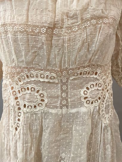 null Part of a bourgeois wardrobe, circa 1870-1900, a day dress with a turn in sky...