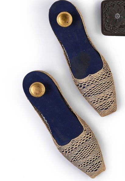 Rare pair of indoor shoes, circa 1830, flat...