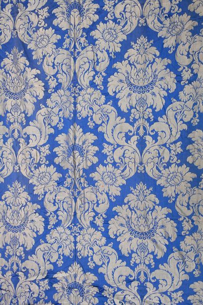 null Pair of Regency style curtains, circa 1930-1940, shaped artificial silk type...