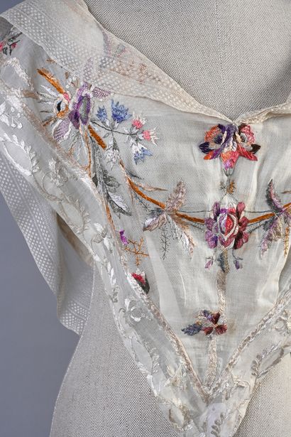 null Canezou embroidered, mid-nineteenth century, berthe point stapled on the front...