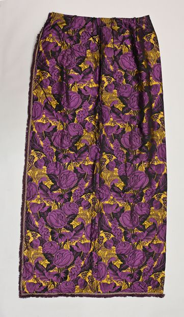 null Two pairs of curtains, circa 1925, lampas shaped artificial silk type rayon...