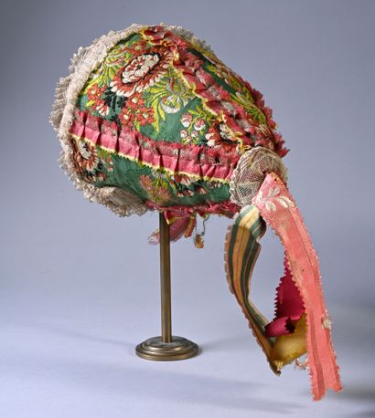 null Amazing headdress, early 19th century, deep conical cap with five quarters in...