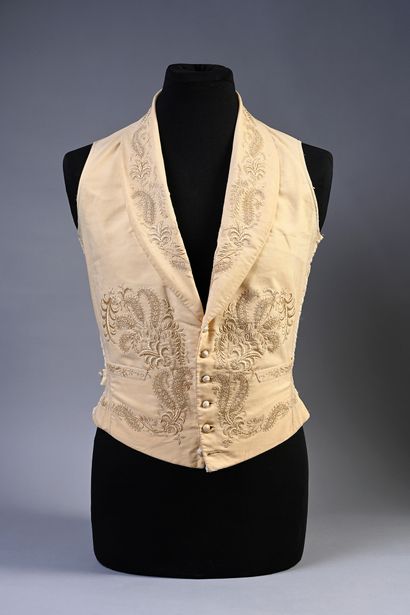 null Embroidered vest, circa 1840-1850, shawl collar vest with two small slit pockets...