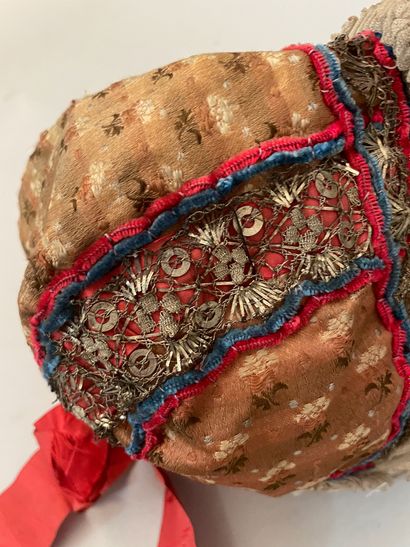 null Meeting of headdresses, France and Europe, 19th century, mainly a quilted infant...