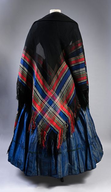 null Grenadine shawl, Second Empire period, shaped silk gauze, the plain black field,...
