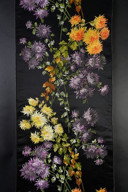 null Superb lampas with chrysanthemums, manufacture Bachelard & Co, 1894, lampas...
