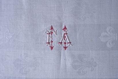 null Table service with royal lilies in linen damask, tablecloth and sixteen napkins,...