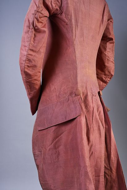 null Men's suit, circa 1790, elegant suit in old pink and cream cannetillé with high...