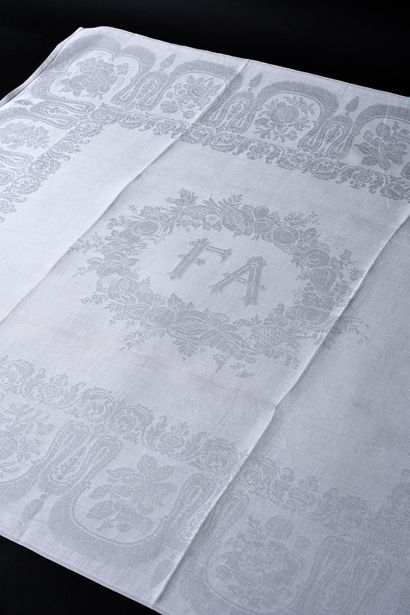 null Twelve napkins with the number FA, Second Empire period, the number woven in...