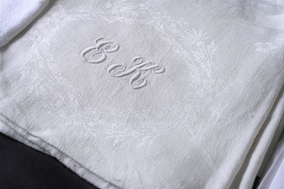 null Three suites of damask towels, 1st half of the 20th century.
In cotton damask...