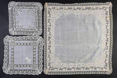 null Trois mouchoirs brodés, collection du Maréchal Berthier Prince de Wagram, XIXe...