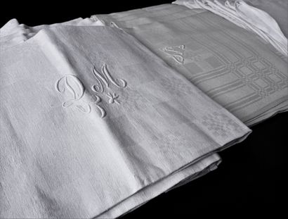null Four suites of damask towels, 1st half of the 20th century.
Cotton damask with...