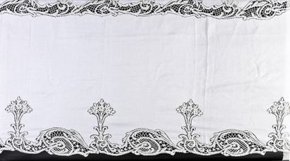 Oval tablecloth, granite and bobbin lace,...