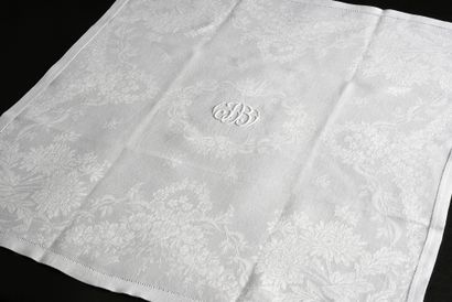 null Damask table service, tablecloth and twelve napkins, early twentieth century.
In...