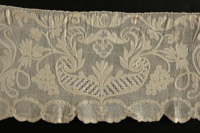 null Large flounce with grapes, white embroidery and spread threads, Dresden ?, needlework,...