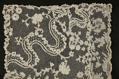 null Scarf, Argentan, needlework, circa 1750-70.

Scarf enlarged by a ruffle with...