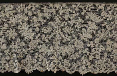 Large border, Brussels, spindles, circa 1720-40.

Two...