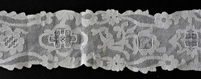 null Pair of white embroidered barbs, circa 1750-60.

Beards and their pass, work...
