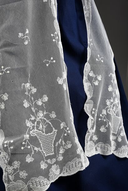 null Two embroidered tulle stoles, Limerick, circa 1900.

In cotton tulle finely...