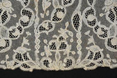 null Bottom of bonnet, spindles, circa 1760-70.

In bobbin lace, Brussels or Brabant,...