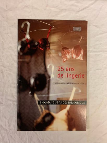 null Treize ouvrages en français sur la mode.

Dont "Histoire du Costume en France"...