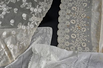 null Stole and fichus in white embroidery, 1st half of the 19th century.

The stole...