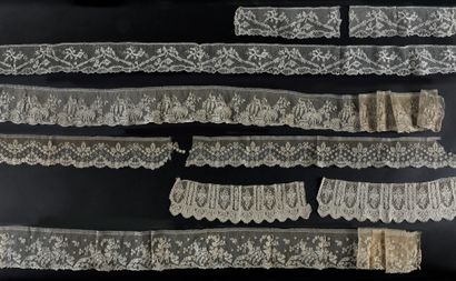 null Five borders in Alençon lace, needle, 1st half of the 19th century.

With garlands...