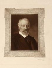 null Ferdinand, duc d'Alençon (1844-1910). Beau portrait photographique, signé Elliott...