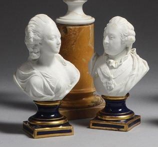 null Louis XV, roi de France et la marquise de Pompadour. Paire de bustes en biscuit...