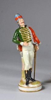 null Hussard de l'empereur Napoléon Ier, en porcelaine polychrome. Bon état. Travail...