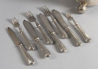 Vatican Ensemble de couverts dépareillés en métal argenté, composé de deux fourchettes,...
