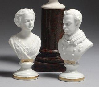 null François-Joseph et Elisabeth, empereur et impératrice d'Autriche. Paire de bustes...