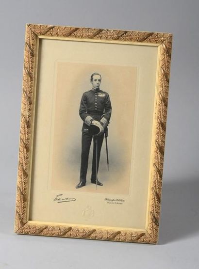 null Alphonse XIII, roi d'Espagne. Portrait photographique signé Franzen à Madrid,...