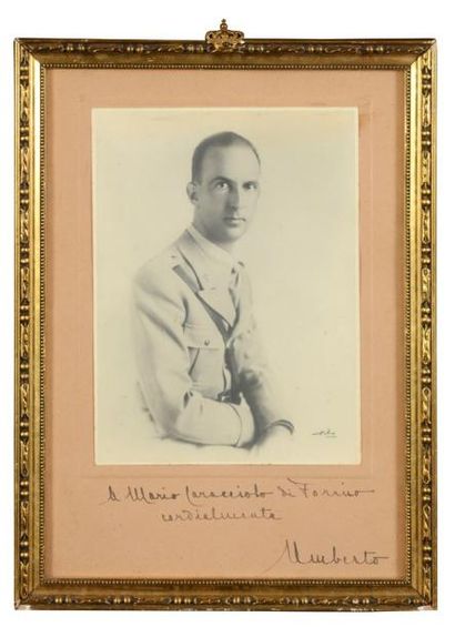 null Umberto II, roi d'Italie. Portrait photographique représentant le dernier roi...