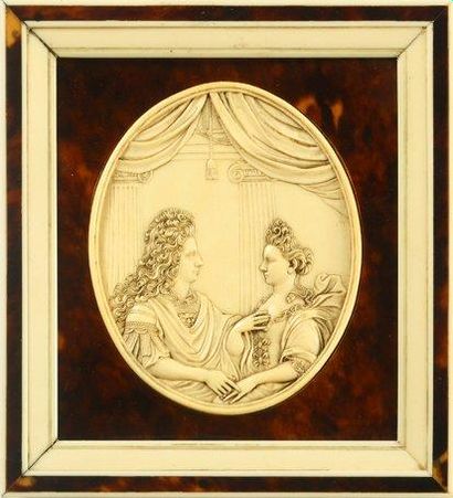 null Louis XIV, roi de France. Médaillon sculpté en ivoire, représentant un profil...