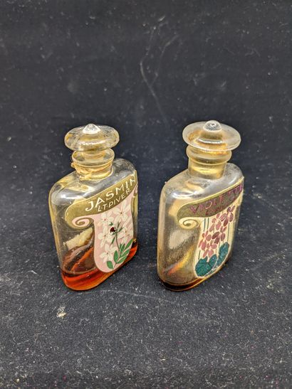 null Louis Toussaint Piver - (années 1920)

Deux flacons en verre incolore pressé

moulé...