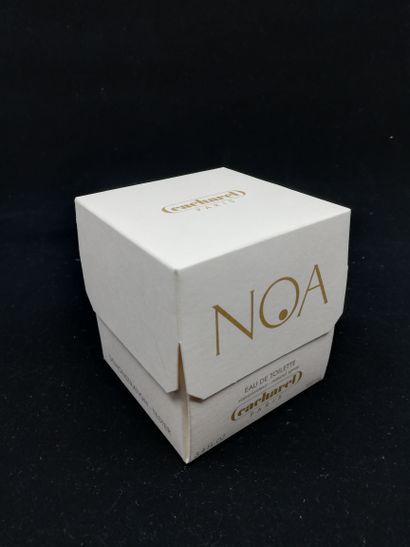 null Cacharel - "Noa" - (1998)

Presented in its titled cardboard case, spray bottle...