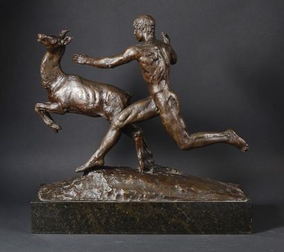 Paul LANDOWSKI (1875-1961) Hercule chassant la biche Keniane Bronze à patine brune,...
