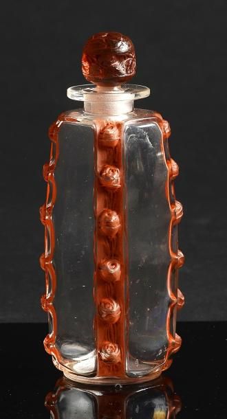 ROGER & GALLET «Rose Rouge» - (1920) Flacon en verre incolore pressé moulé de section...