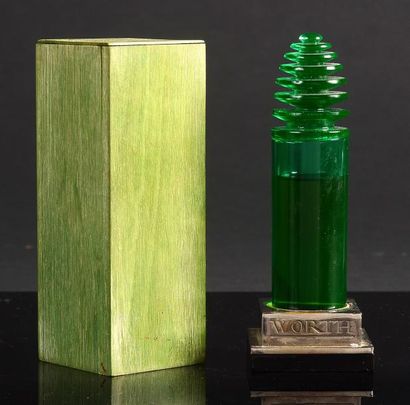 WORTH «Sans Adieu» - (1926) Présenté dans son luxueux coffret cubique en bois vernis...
