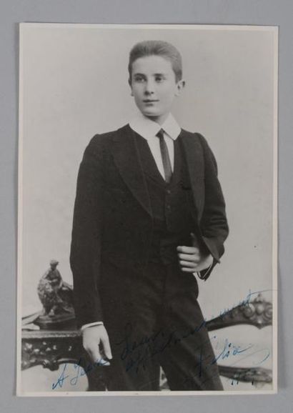 null Félix, prince Youssoupoff. Portrait photographique le représentant jeune homme,...