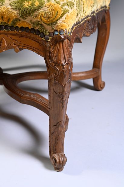 null Pair of beechwood armchairs molded and carved with flowers, shells and staples,...