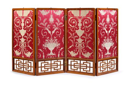 null Small screen with four leaves in rosewood called "à la chinoise"; with openwork...