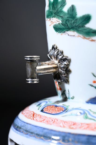 null Perfume fountain Japanese porcelain, late 17th century; Paris, chased and engraved...